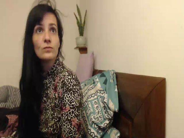 Live sex webcam photo for isabellazee2 #269284140