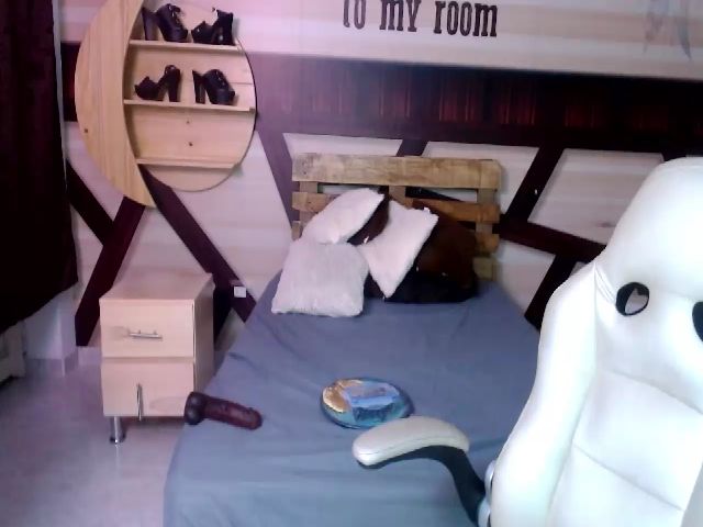 Live sex webcam photo for Milf_horny #269272507