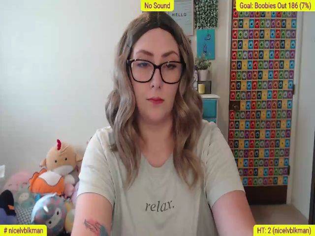 Live sex webcam photo for Violet_Rae_ #269283534