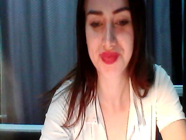 Live sex webcam photo for EmiliyaFoxy #269282423