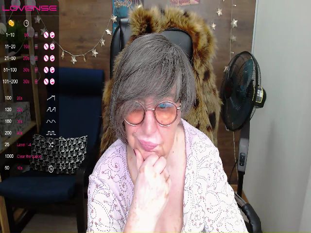 Live sex webcam photo for SharonAmore #269282595