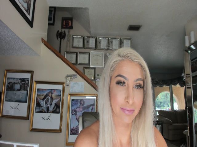 Live sex webcam photo for ADRIANA_FOX #269278904