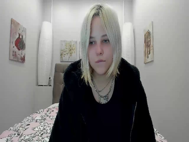 Live sex webcam photo for Helokit #269272085