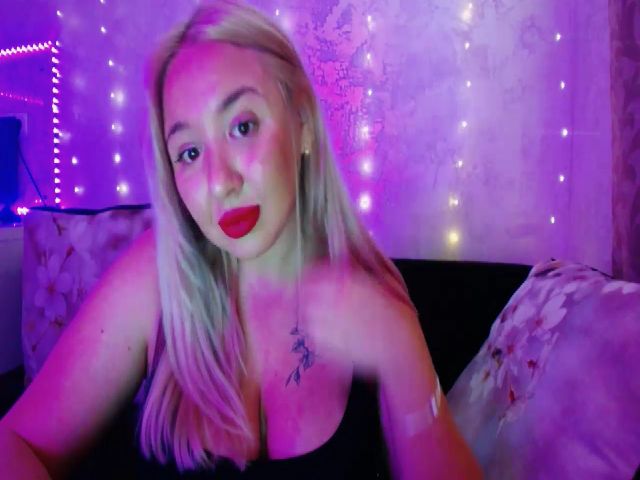 Live sex webcam photo for VCutiexxx #269282220