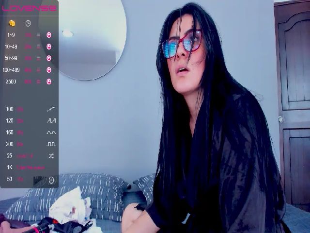 Live sex webcam photo for luciapeterson #269277980