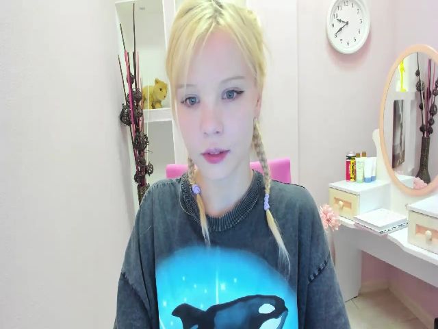 Live sex webcam photo for VeronicaRangy #269281437