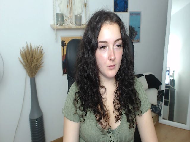 Live sex webcam photo for GloriaSparks #269267992