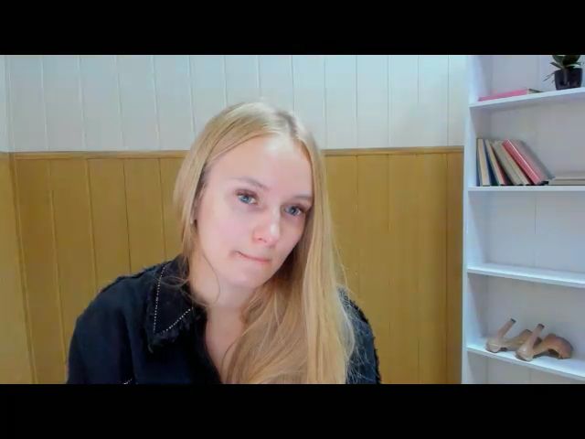 Live sex webcam photo for EmillyWillis #269270105