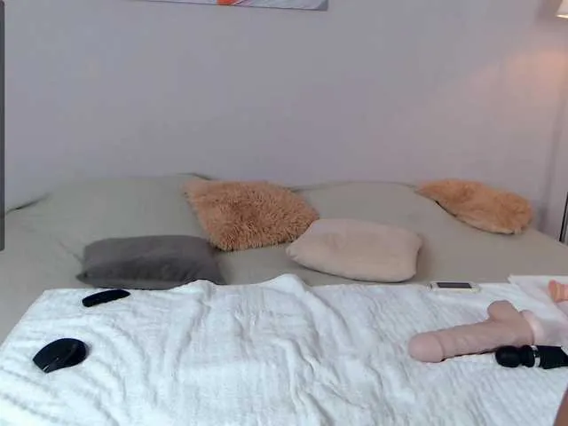 Live sex webcam photo for LauraCrystall #269275191