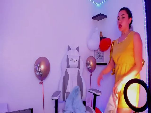 Live sex webcam photo for Molly_Cooper #269276443