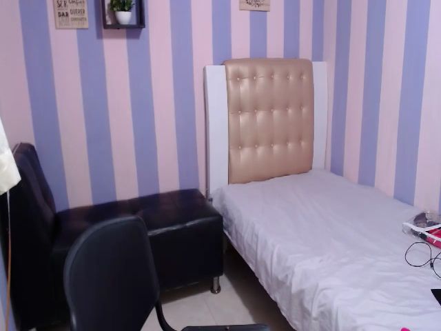 Live sex webcam photo for Britany29 #269283115