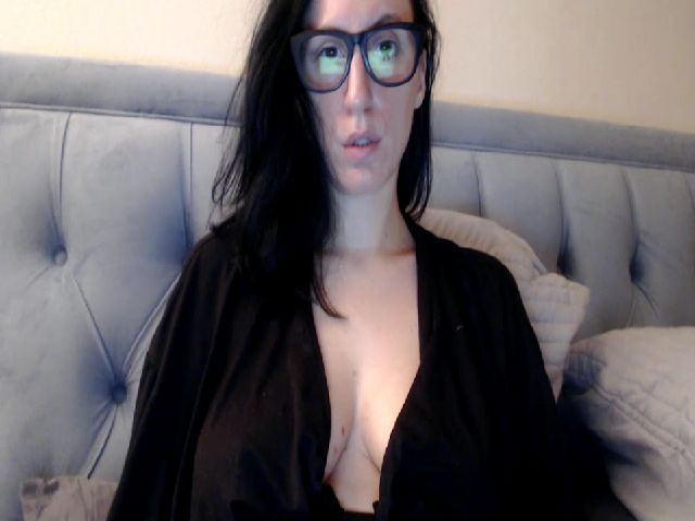 Live sex webcam photo for JulieMay #269268676