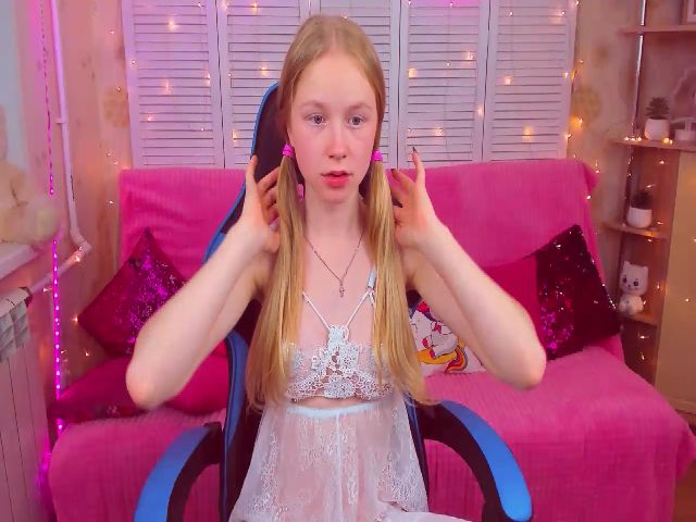 Live sex webcam photo for Lally_hill #269274711