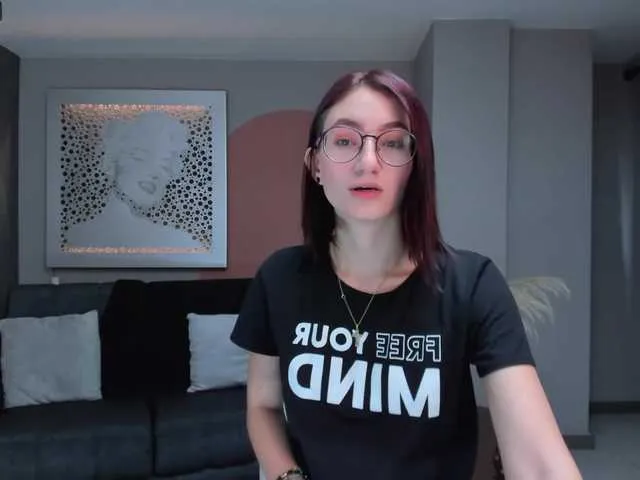 Live sex webcam photo for CaseyBloom #269275942