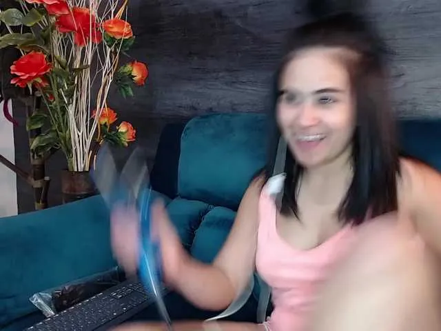 Live sex webcam photo for Emily-Evans #269271057