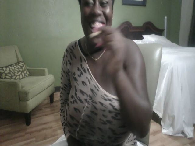 Live sex webcam photo for CoCoThundah #269274019