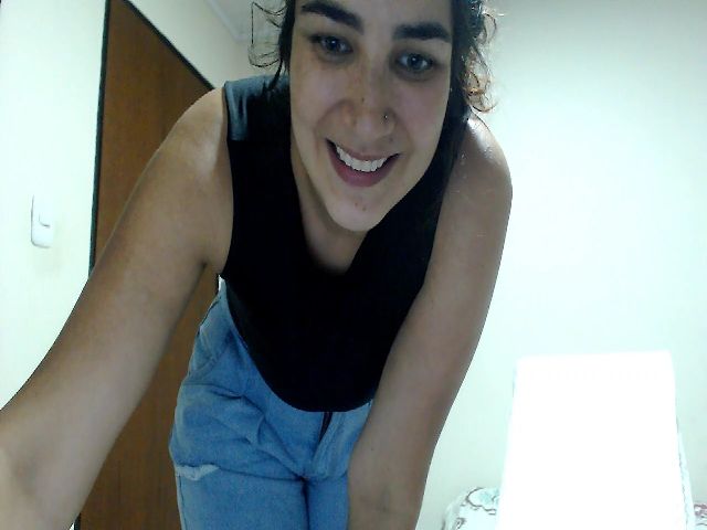 Live sex webcam photo for Sweetsmile28 #269266165