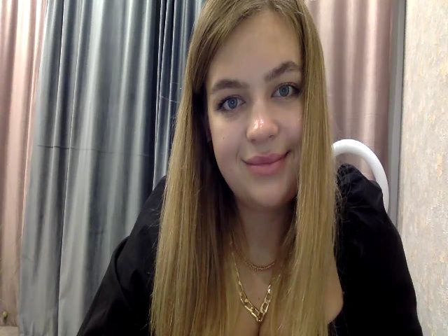 Live sex webcam photo for Princess_Ly2 #269283037