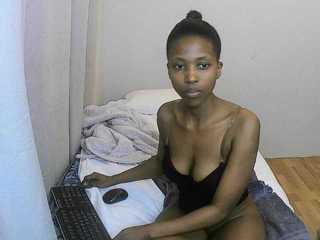 Live sex webcam photo for Yolie6266 #269266416