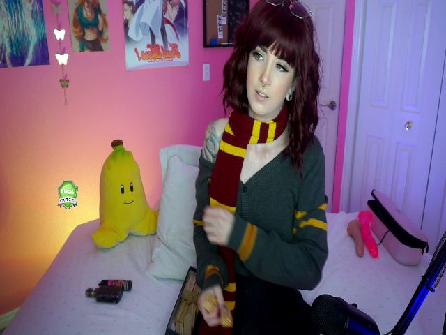 Live sex webcam photo for thatgamerwife #269282317