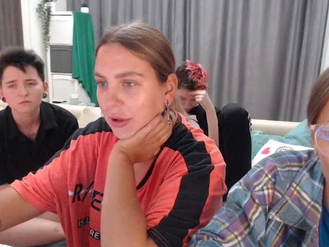 Live sex webcam photo for BugaGirls #269294929