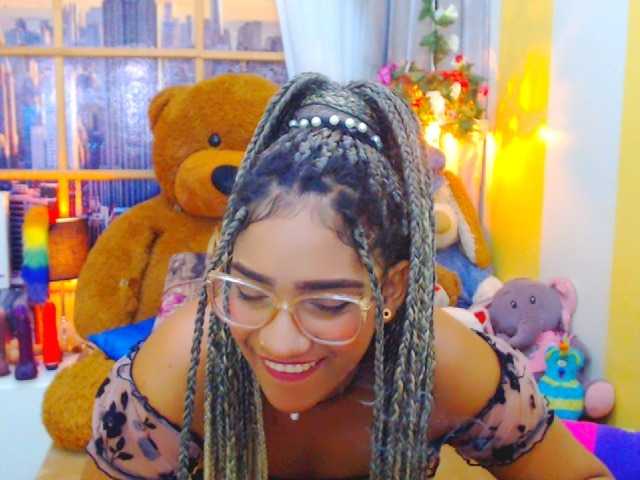 Live sex webcam photo for Eloveskamy #269292270