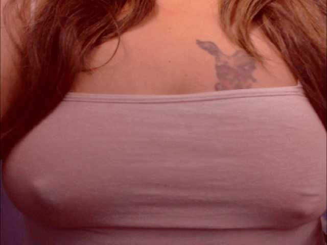 Live sex webcam photo for dirtywoman #269292236