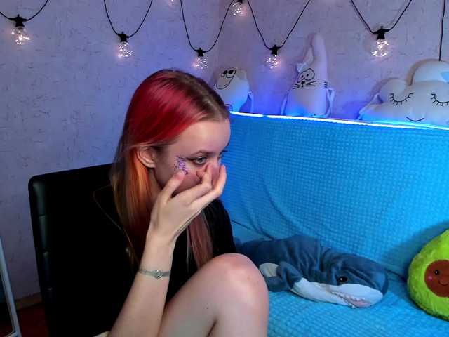 Live sex webcam photo for KiraLiLime #287990126