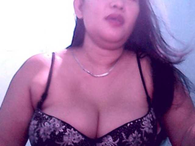 Live sex webcam photo for wildmom4u #269292211