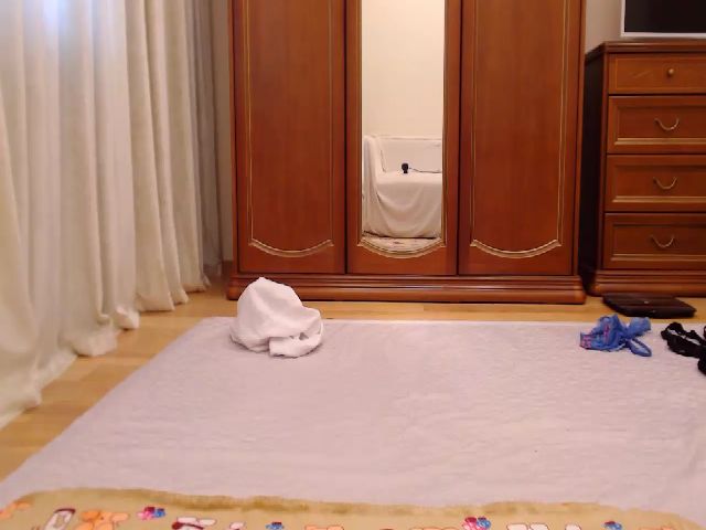 Live sex webcam photo for MsLily #287849159