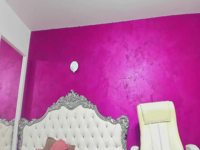 Live sex webcam photo for AimeeTeen #269287161