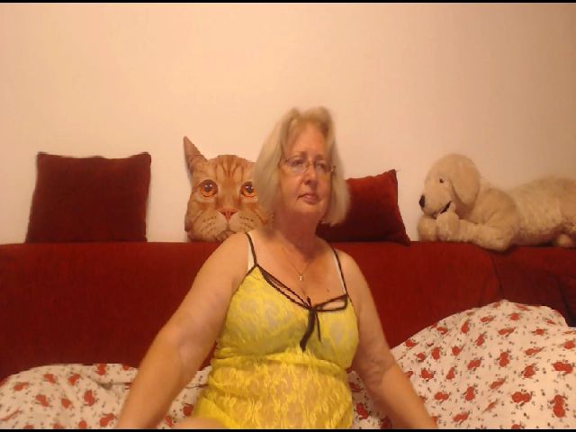 Live sex webcam photo for HelenaSteel #269296300