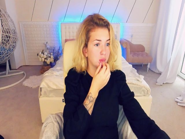 Live sex webcam photo for ArielAniston #269289627