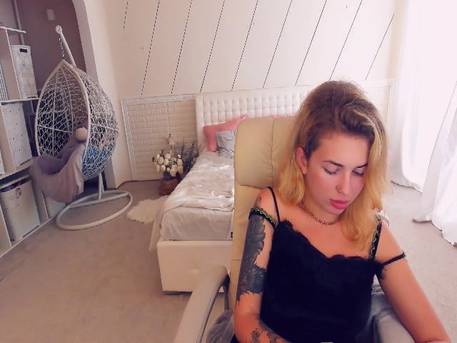 Live sex webcam photo for ArielAniston #269292464