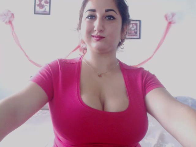 Live sex webcam photo for KinkyMyax #269289575