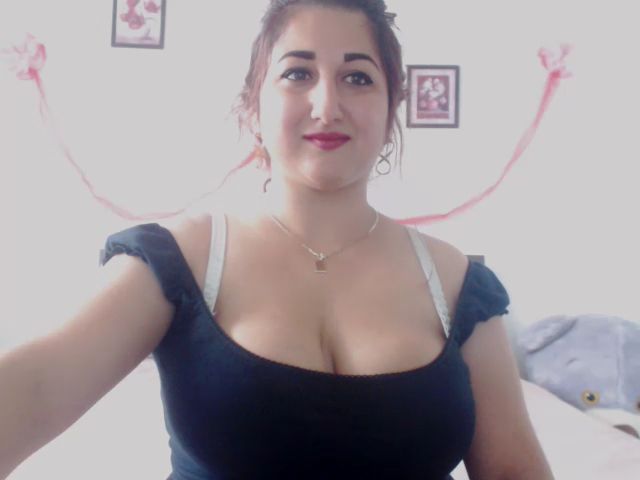 Live sex webcam photo for KinkyMyax #269289743