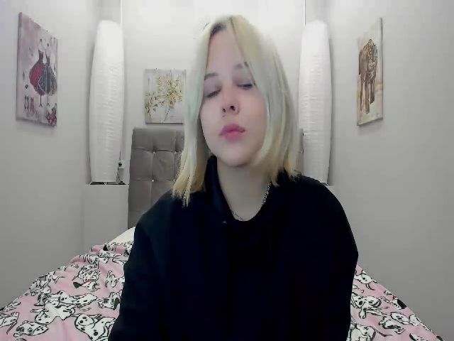 Live sex webcam photo for Helokit #269288237