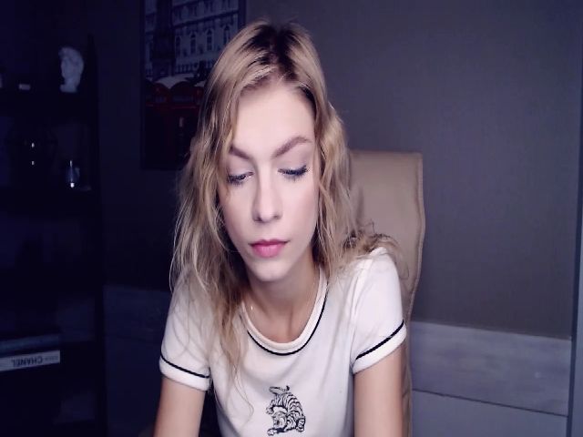 Live sex webcam photo for VanillaJenny #269290240