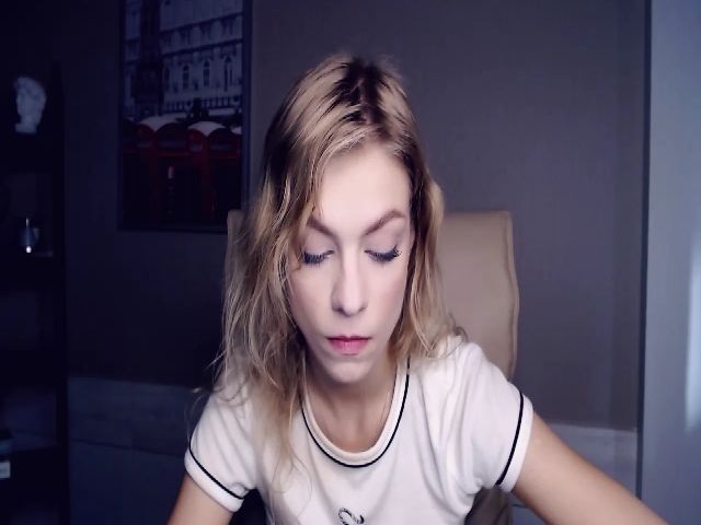 Live sex webcam photo for VanillaJenny #269290604