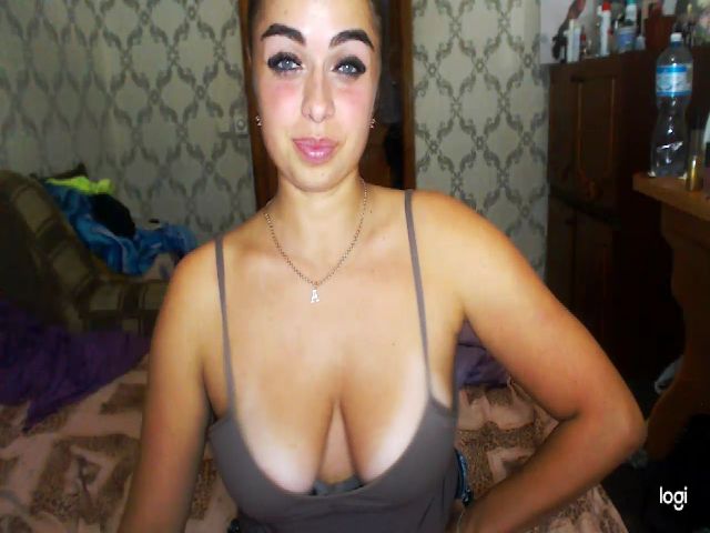 Live sex webcam photo for April_Swee #269298070