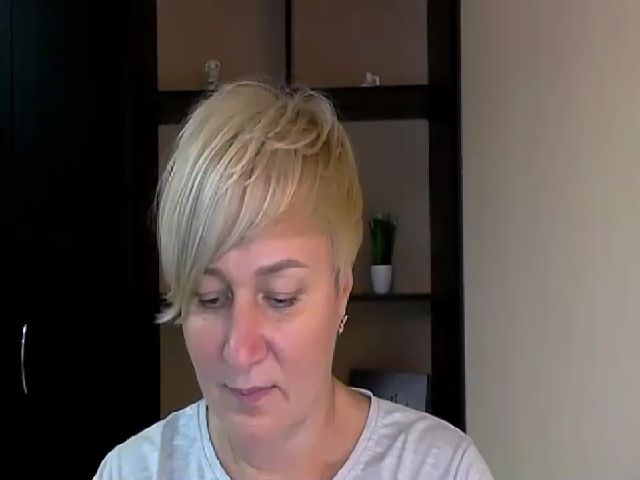 Live sex webcam photo for KailyMey #269294042