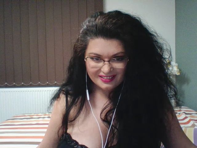 Live sex webcam photo for CutenessLara #269293877