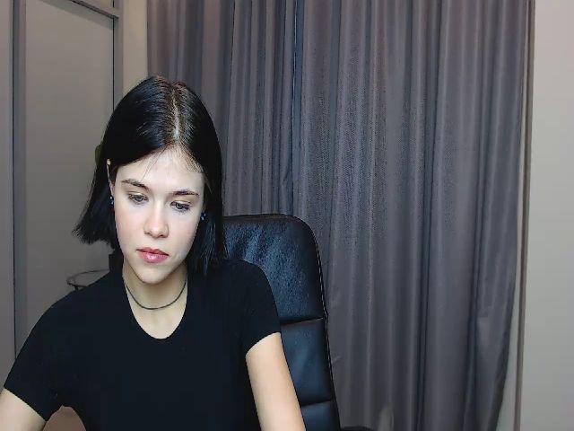 Live sex webcam photo for Hello_Alex #269295949