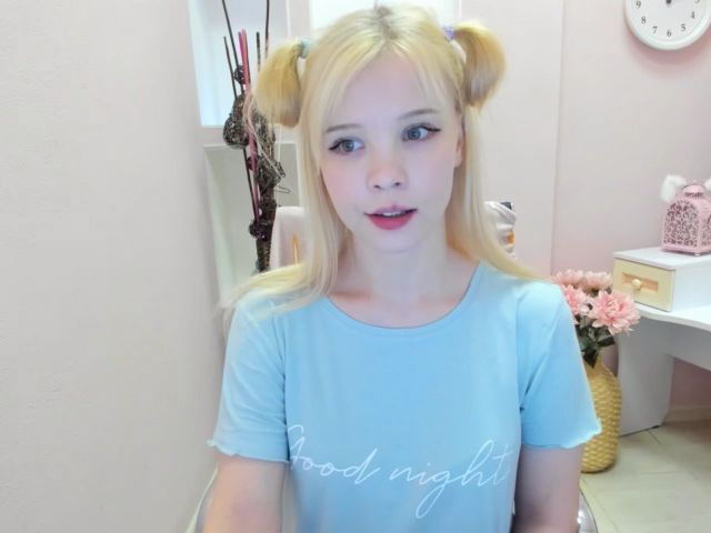 Live sex webcam photo for VeronicaRangy #269296683