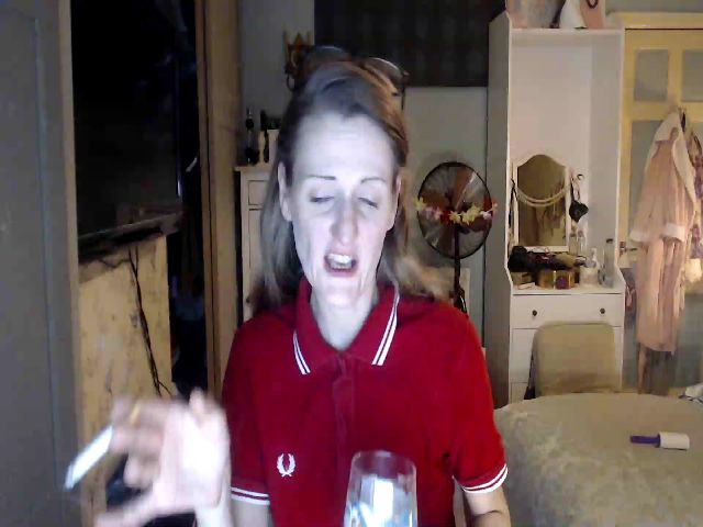 Live sex webcam photo for EnglandsRose #269287136