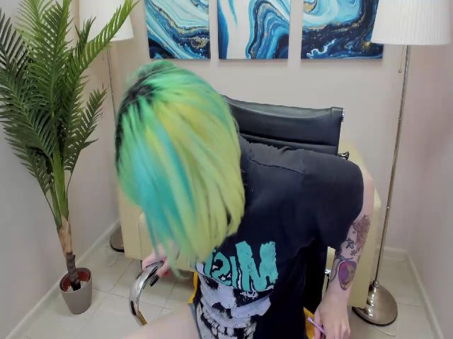 Live sex webcam photo for EllieSmile #269287016