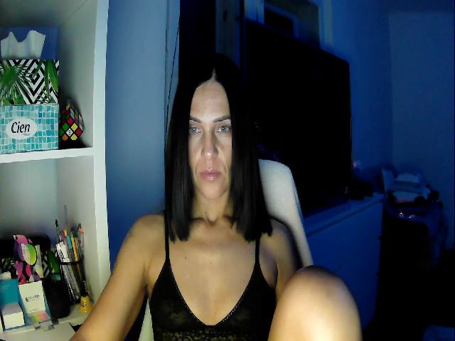 Live sex webcam photo for Beatrice_18 #269296935