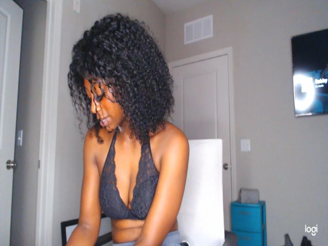Live sex webcam photo for Seven #269289648