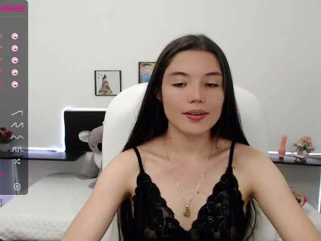 Live sex webcam photo for sol-naughty #269295522