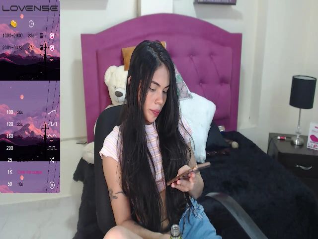 Live sex webcam photo for Grey_Evelyn #269288261